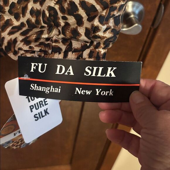 NEW with Tags FuDa 100% Silk Leopard Print Bomber Jacket - Large - Picture 5 of 10